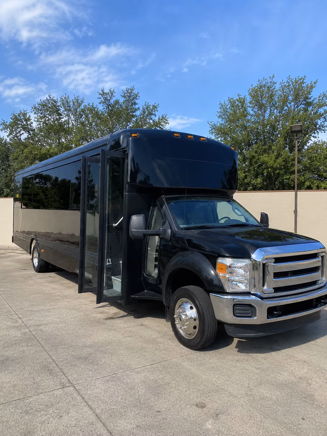 lake havasu city 20 passenger party bus