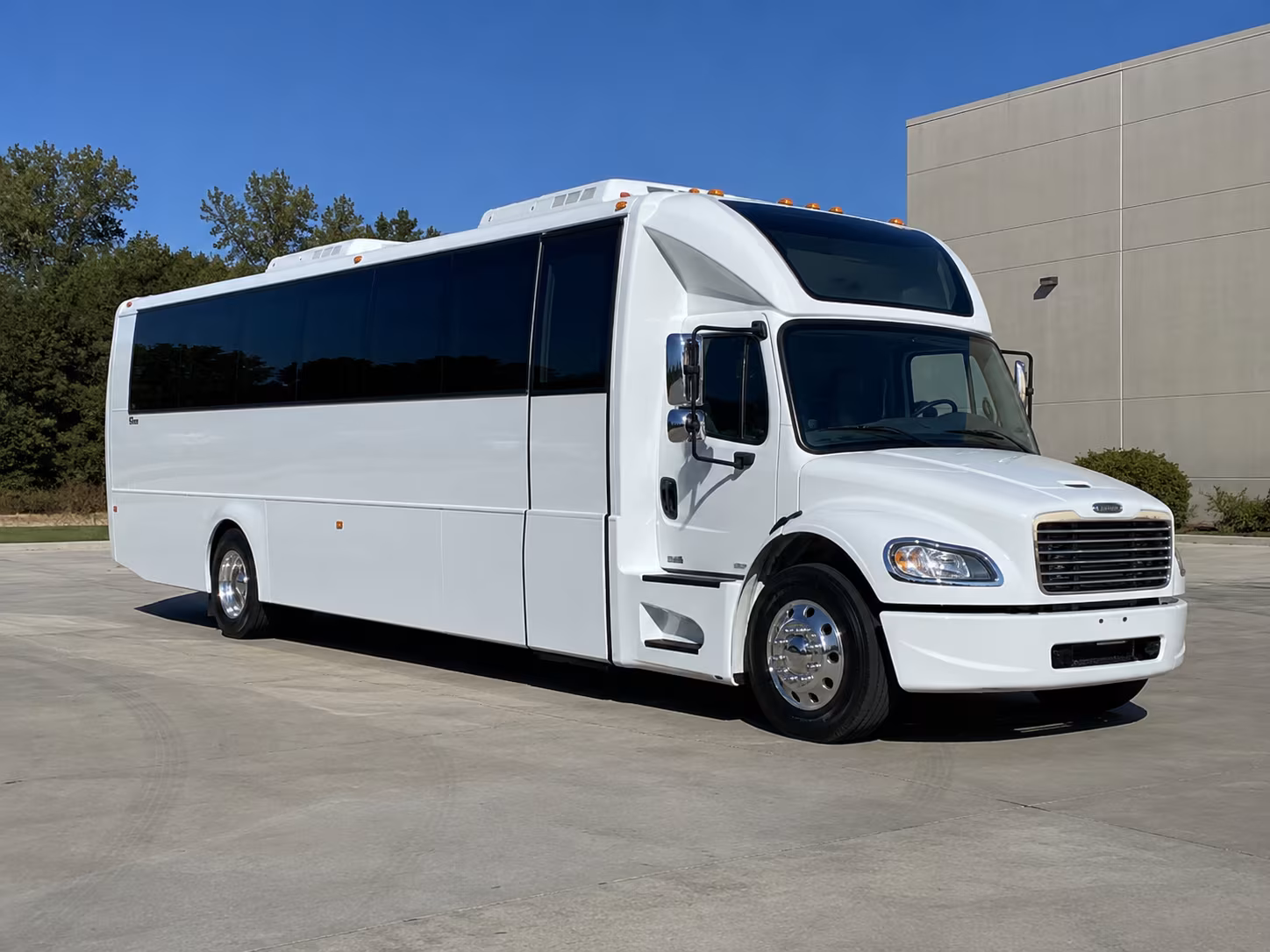 lake havasu city 28 passenger party bus